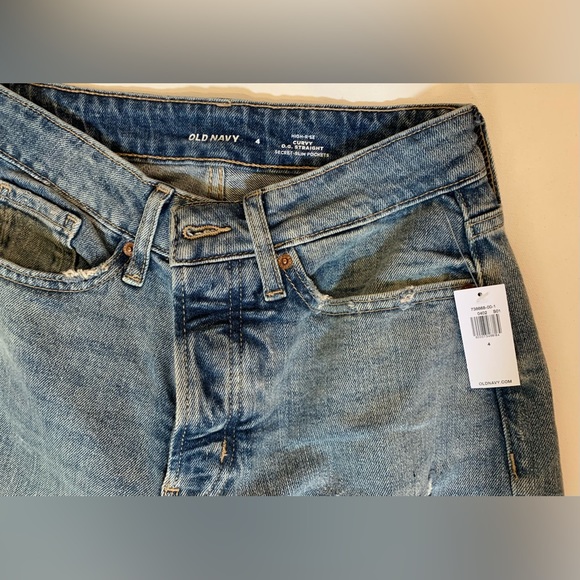 Curvy High-Waisted OG Straight Button-Fly Distressed Ankle Jeans (Old Navy) - Picture 6 of 7